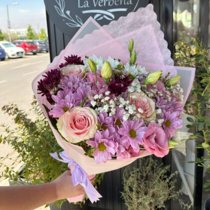🌸 Ramo Mix Mable – Rosas & Lisianthus