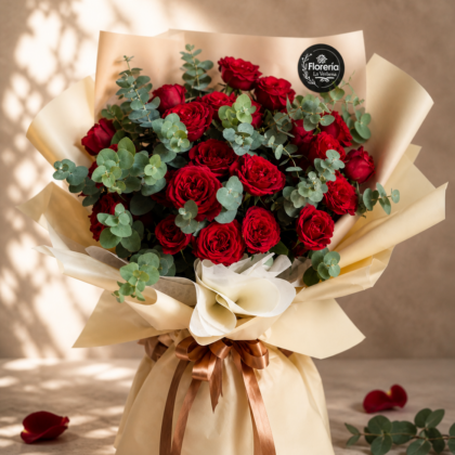 Bouquet Rosas Rojas Eucalipto Imperial